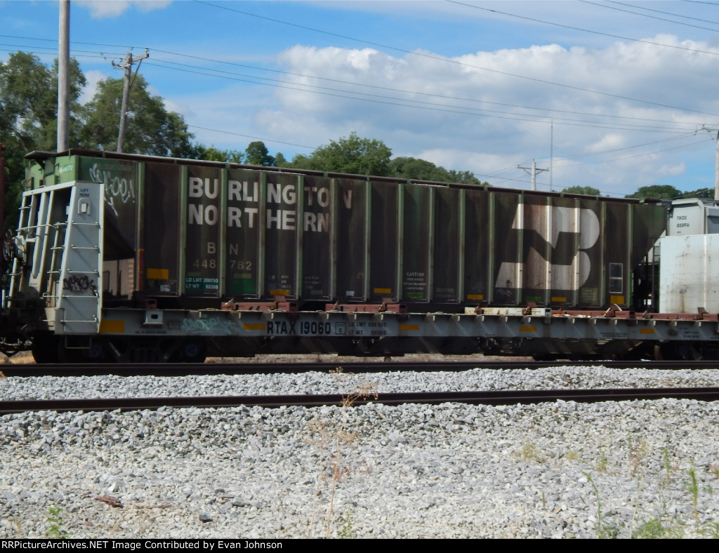 BN 448782 @ Bettendorf Yard, IA